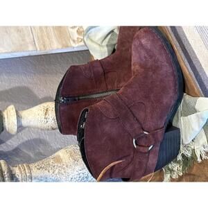 *SOLD* DO NOT BUY Born Women's Burgundy Suede Ankle Boots Size 7M
